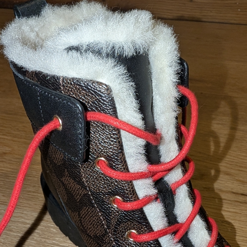 SOLD Coach Lorraine Bootie in Signature Logo Print sz 7 - Picture 6 of 15